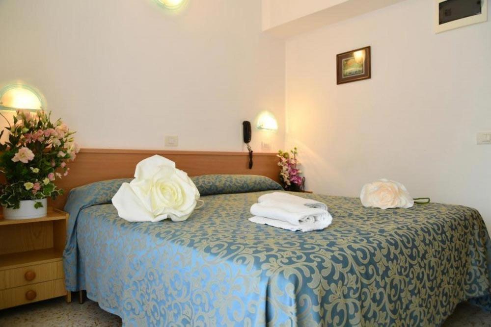 Hotel Villa Rosa Misano Adriatico Eksteriør bilde